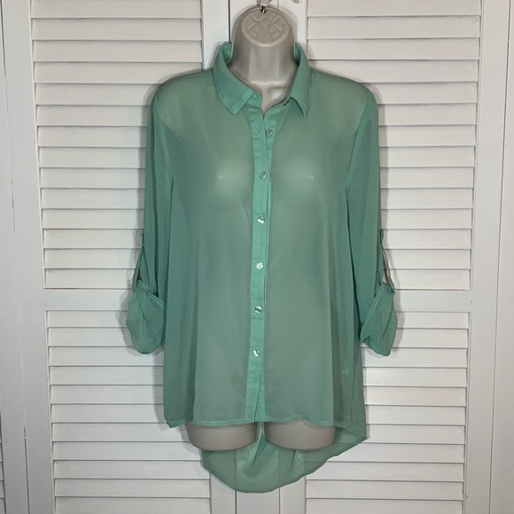 excuse me miss Tops - 🌻 4/$25 Sheer hi-low button down